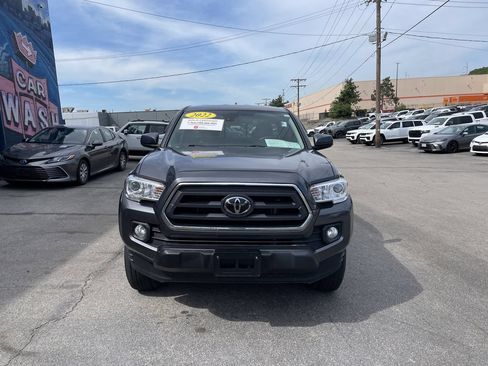 Used 2022 Toyota Tacoma SR5 w/ SR5 Appearance Package (SM) AWD/4WD image 5