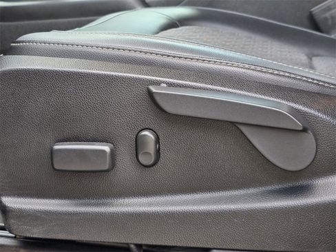 Used 2019 Chevrolet Colorado Z71 image 22