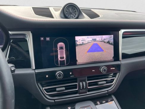 Used 2022 Porsche Macan Premium Plus, 20 Wheels image 17