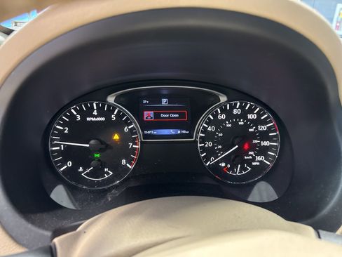 Used 2017 Nissan Altima 2.5 SV w/ Interior Lighting Package image 6