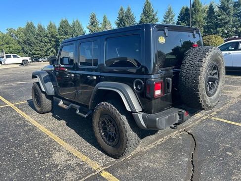 Used 2022 Jeep Wrangler Unlimited Sport AWD/4WD image 2