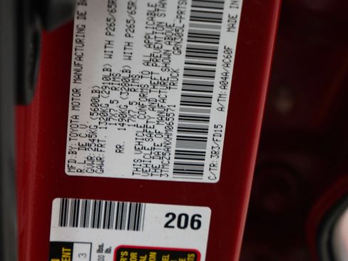 Used 2017 Toyota Tacoma TRD Sport w/ Tow Package (A/T) image 27