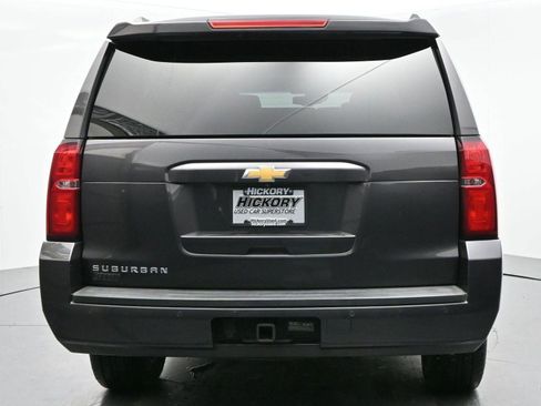 Used 2018 Chevrolet Suburban LT image 6