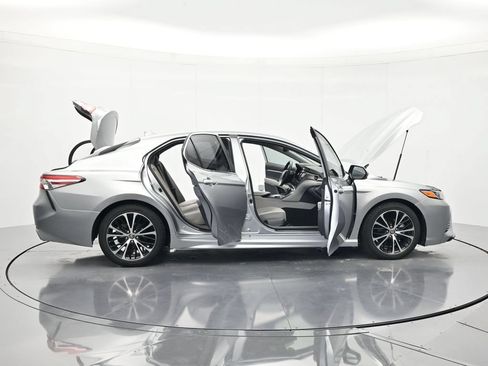 Used 2020 Toyota Camry SE w/ Convenience Package FWD image 47