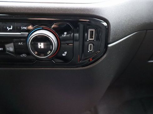 Used 2025 Chevrolet Silverado 3500 LT image 29