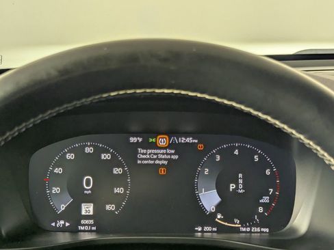 Used 2021 Volvo XC40 T5 R-Design w/ Advanced Package AWD/4WD image 17