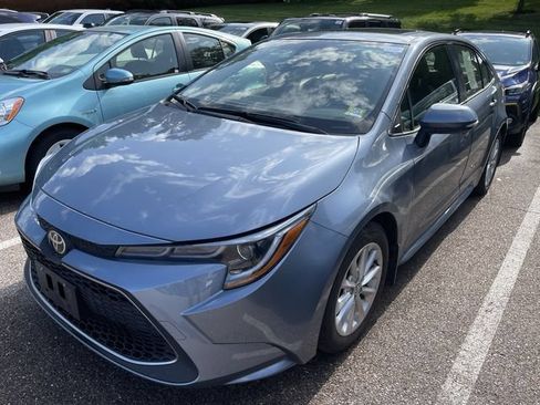 Certified 2022 Toyota Corolla XLE FWD image 2