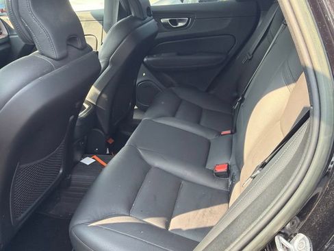 Certified 2023 Volvo XC60 B5 Plus w/ Climate Package AWD/4WD image 9