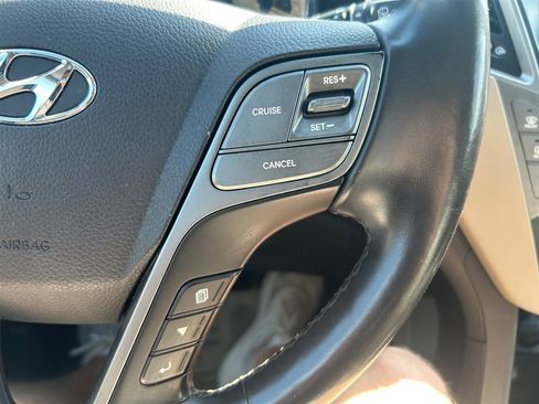 Used 2017 Hyundai Santa Fe Limited FWD image 19