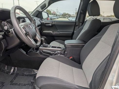 Used 2022 Toyota Tacoma TRD Sport image 25