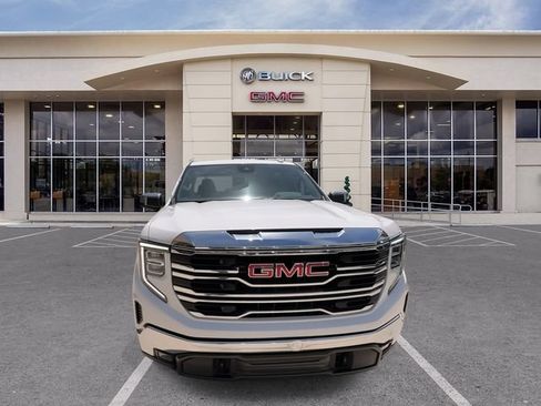 Certified 2025 GMC Sierra 1500 SLT RWD image 4