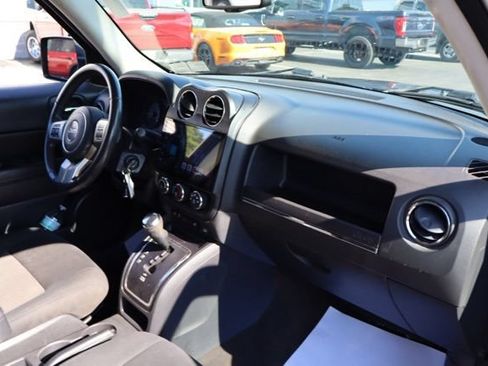 Used 2014 Jeep Patriot Latitude w/ Sun/Sound Group AWD/4WD image 33