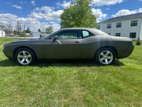 Used 2009 Dodge Challenger SE RWD image 6