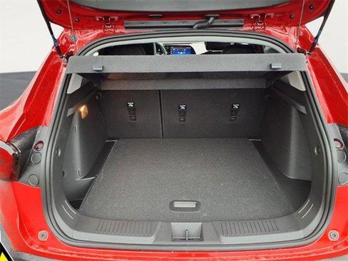 New 2026 Chevrolet Trax LT w/ Driver Confidence Package image 16