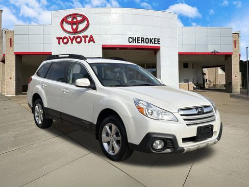 Used 2014 Subaru Outback 2.5i Limited image 3