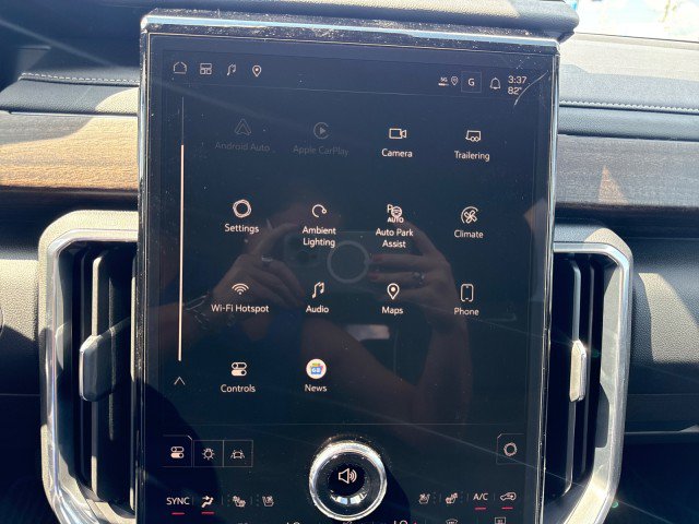 New 2026 GMC Acadia Denali Ultimate FWD image 27