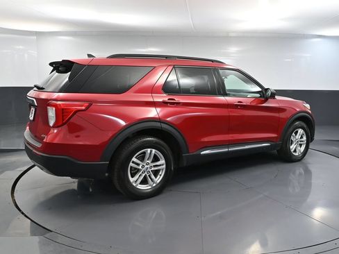 Used 2023 Ford Explorer XLT w/ Equipment Group 202A AWD/4WD image 6