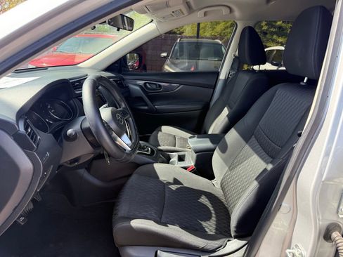 Used 2020 Nissan Rogue S FWD image 13