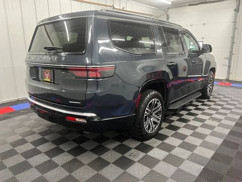 Used 2024 Jeep Wagoneer Series II w/ Flexible Seating Group AWD/4WD image 3