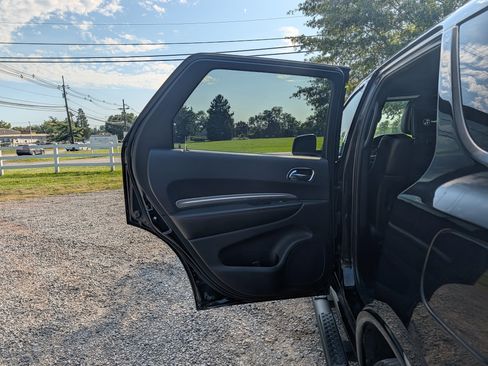 Used 2017 Dodge Durango R/T w/ Technology Group AWD/4WD image 11