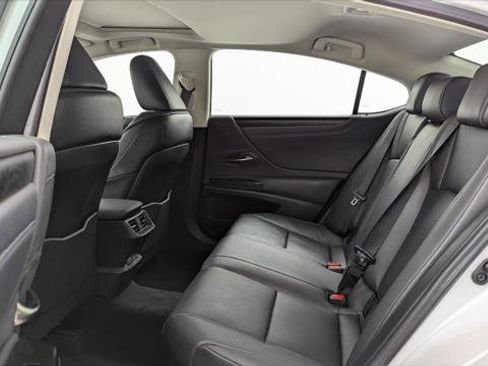 Used 2024 Lexus ES 300h ES 300H image 17