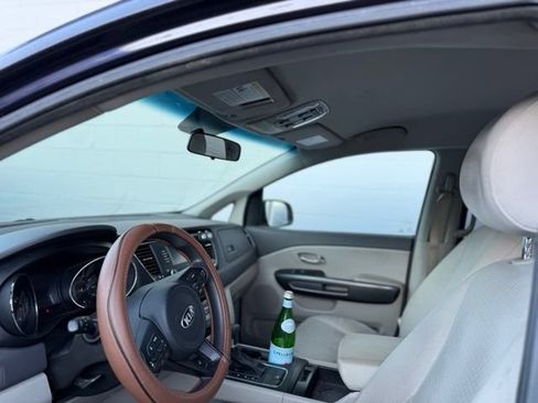 Used 2018 Kia Sedona LX FWD image 21