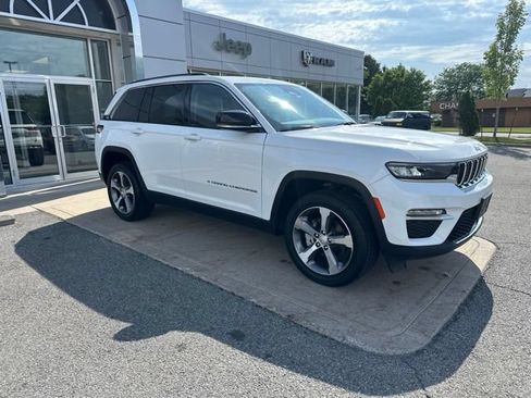 Certified 2023 Jeep Grand Cherokee Limited AWD/4WD image 9