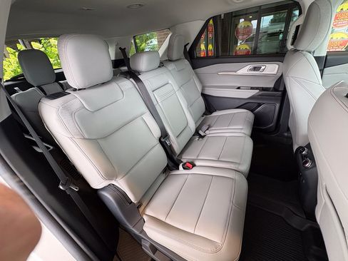 Used 2025 Ford Explorer Active w/ Active Comfort Package AWD/4WD image 31
