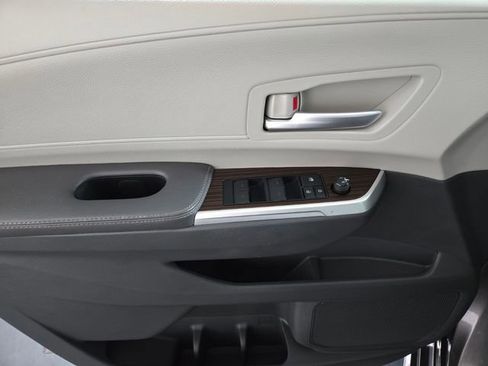 Used 2022 Toyota Sienna XLE w/ XLE Plus Package image 27