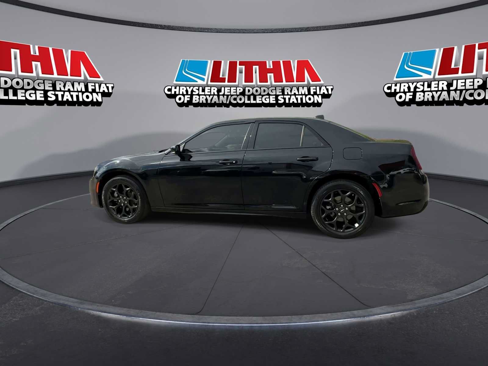 Used 2023 Chrysler 300 Touring L AWD/4WD image 6