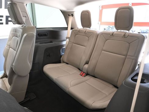 Used 2023 Lincoln Aviator Reserve image 41