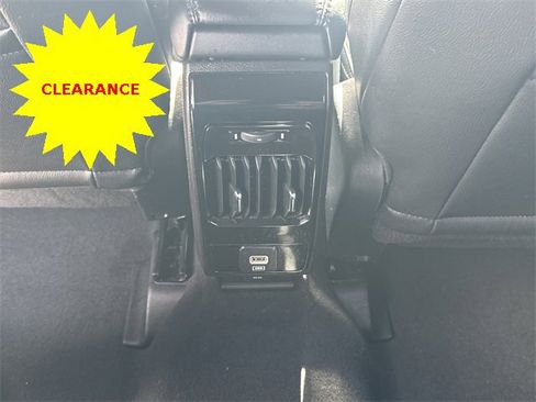 Used 2024 Jeep Compass Latitude image 18