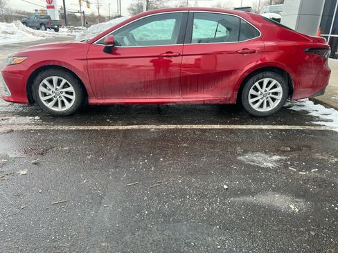 Used 2023 Toyota Camry LE w/ Convenience Package image 12