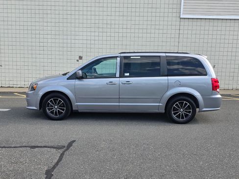 Used 2017 Dodge Grand Caravan GT FWD image 4