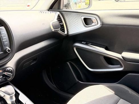 Used 2022 Kia Soul LX w/ Technology Package FWD image 19