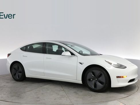 Used 2020 Tesla Model 3 Standard Range image 5