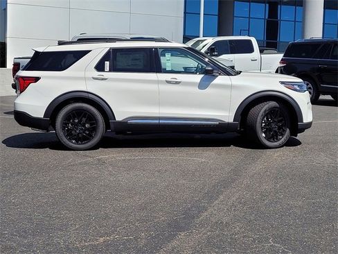 New 2025 Ford Explorer Active w/ Active Comfort Package image 3