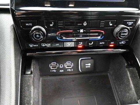 Used 2022 Jeep Grand Cherokee L Laredo AWD/4WD image 19