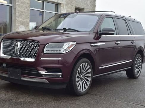 Used 2018 Lincoln Navigator L Reserve w/ Technology Package image 18