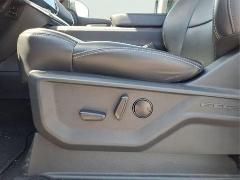 Used 2025 Ford Expedition Max Platinum AWD/4WD image 18