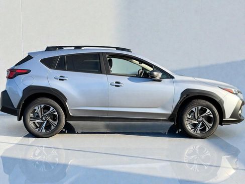 Used 2025 Subaru Crosstrek 2.0i Premium image 2