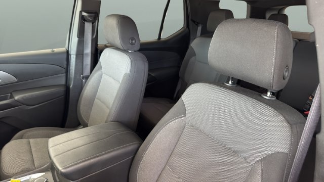 Used 2023 Chevrolet Traverse LT FWD image 18