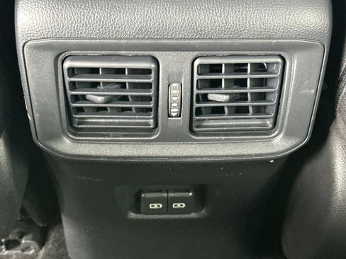 Used 2025 Toyota RAV4 XLE AWD/4WD image 15