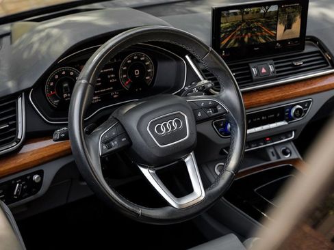 Used 2022 Audi Q5 2.0T Prestige w/ Prestige Package image 4