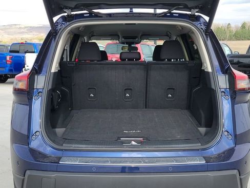 Used 2025 Nissan Rogue SV AWD/4WD image 12