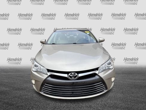 Used 2017 Toyota Camry XLE image 3