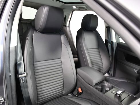 Used 2025 Land Rover Discovery Sport S image 20