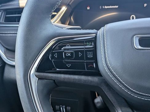Used 2025 Jeep Grand Cherokee Overland w/ Luxury Tech Group IV AWD/4WD image 26