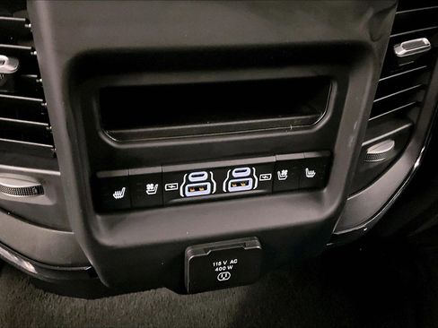 Used 2024 RAM 1500 Limited AWD/4WD image 32