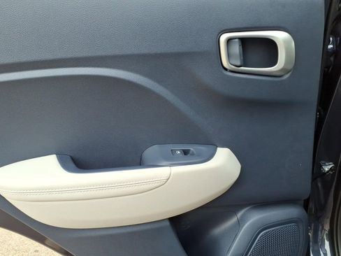 New 2026 Hyundai Venue SEL FWD image 9